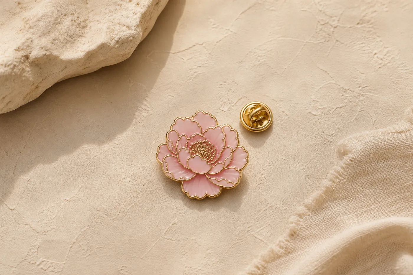 Pin's Émaillé Fleur Essentiel